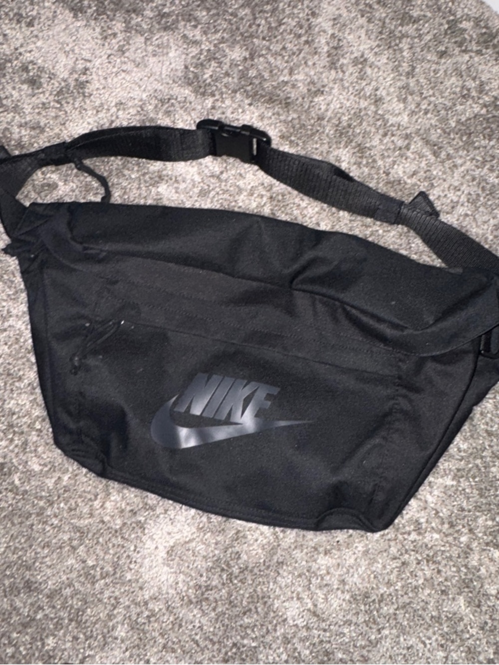 NIKE Tech Hip Pack Bag Fanny Pack Waistpack Crossbody Travel - Picture 6 of 8